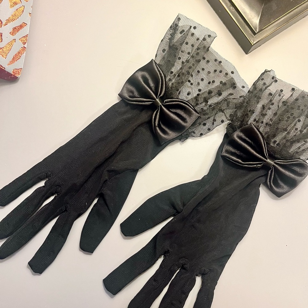 Amazon Black Satin Bow Gloves with Polka Dot Tulle Cuff- 50’s Style